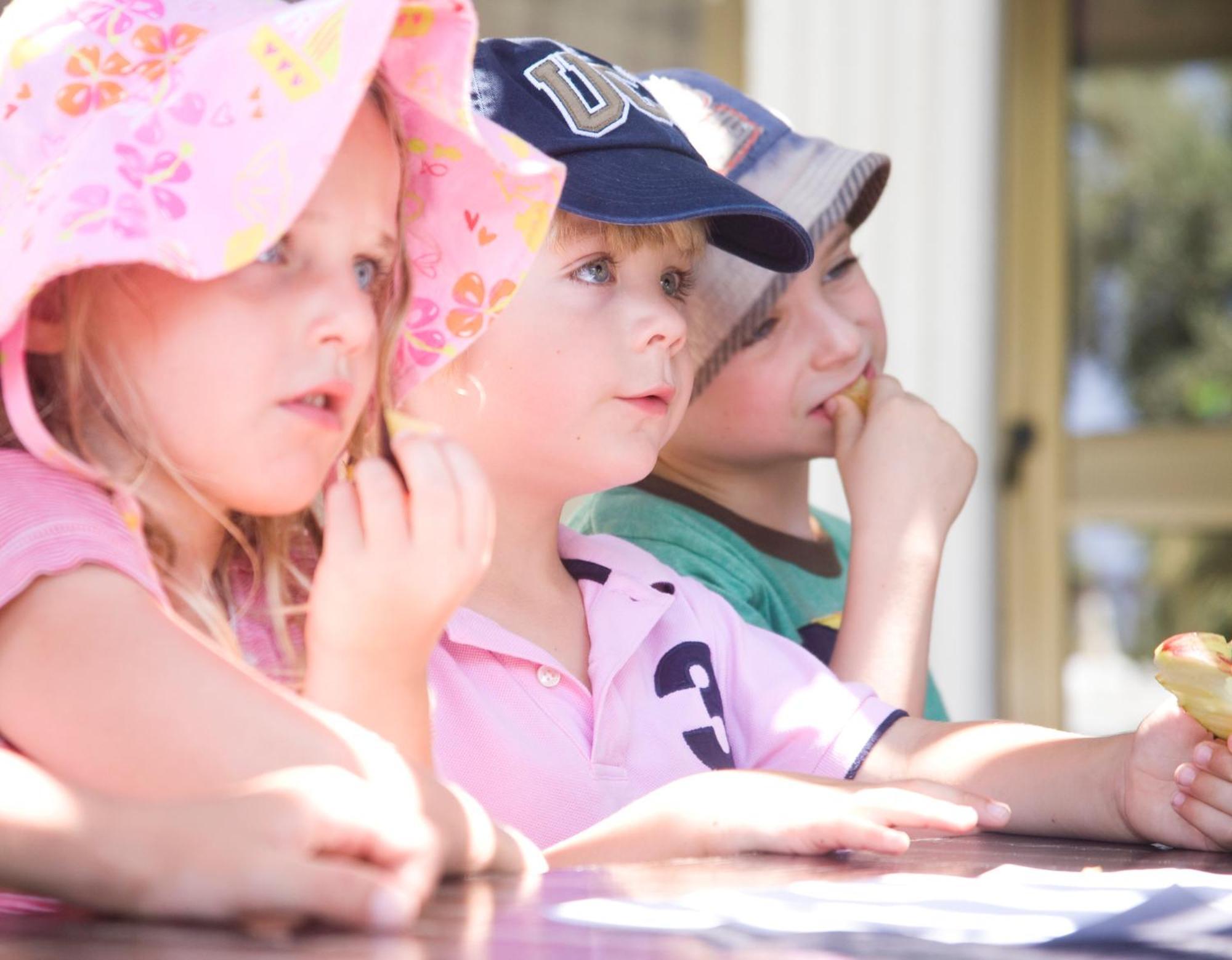 Almyra Hotel Paphos Bagian luar foto Children at the school