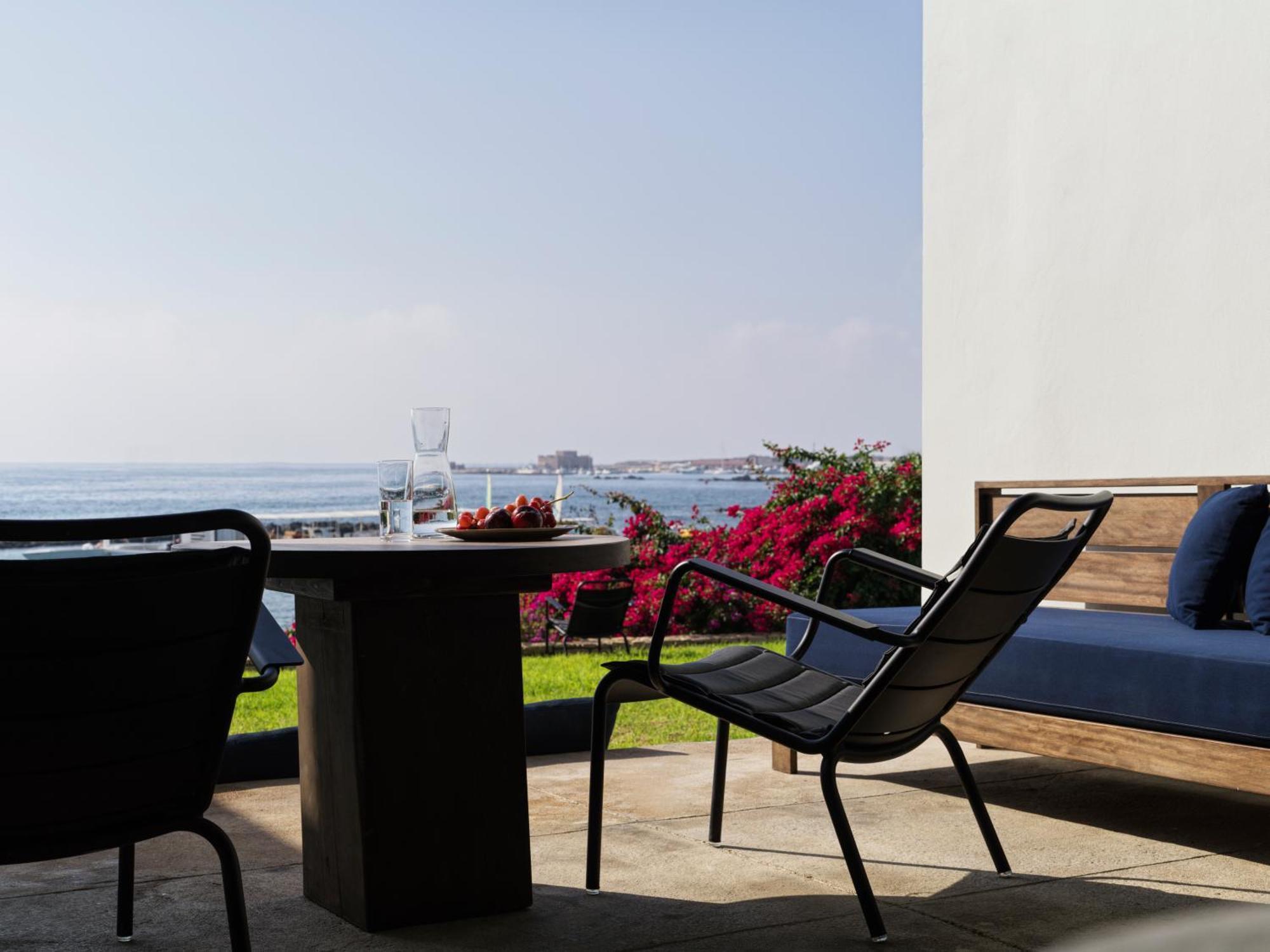 Almyra Hotel Paphos Ruang foto View from the hotel