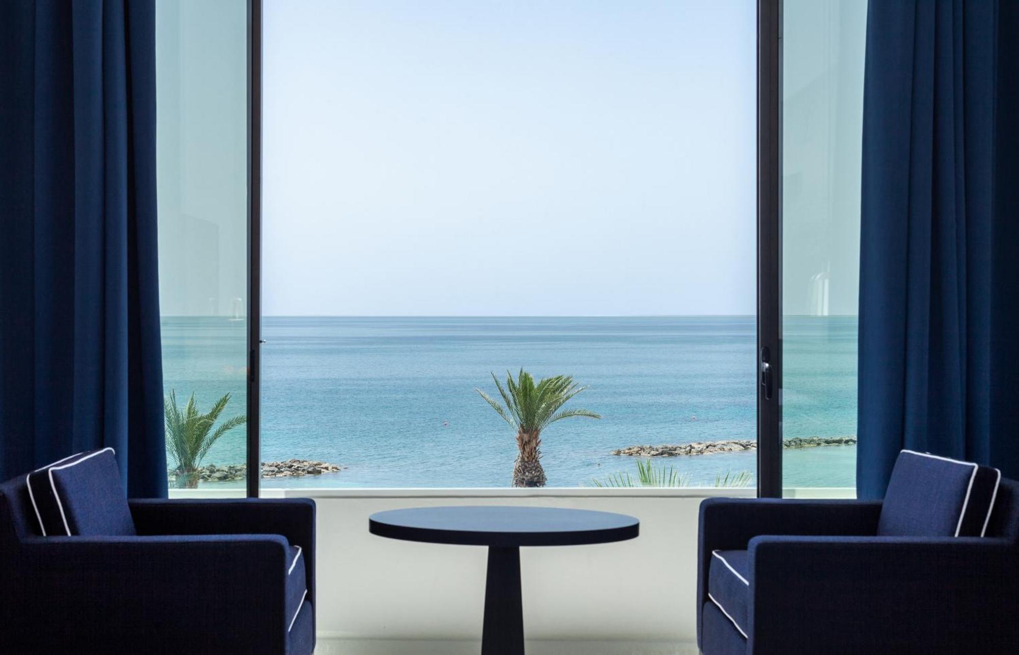 Almyra Hotel Paphos Bagian luar foto