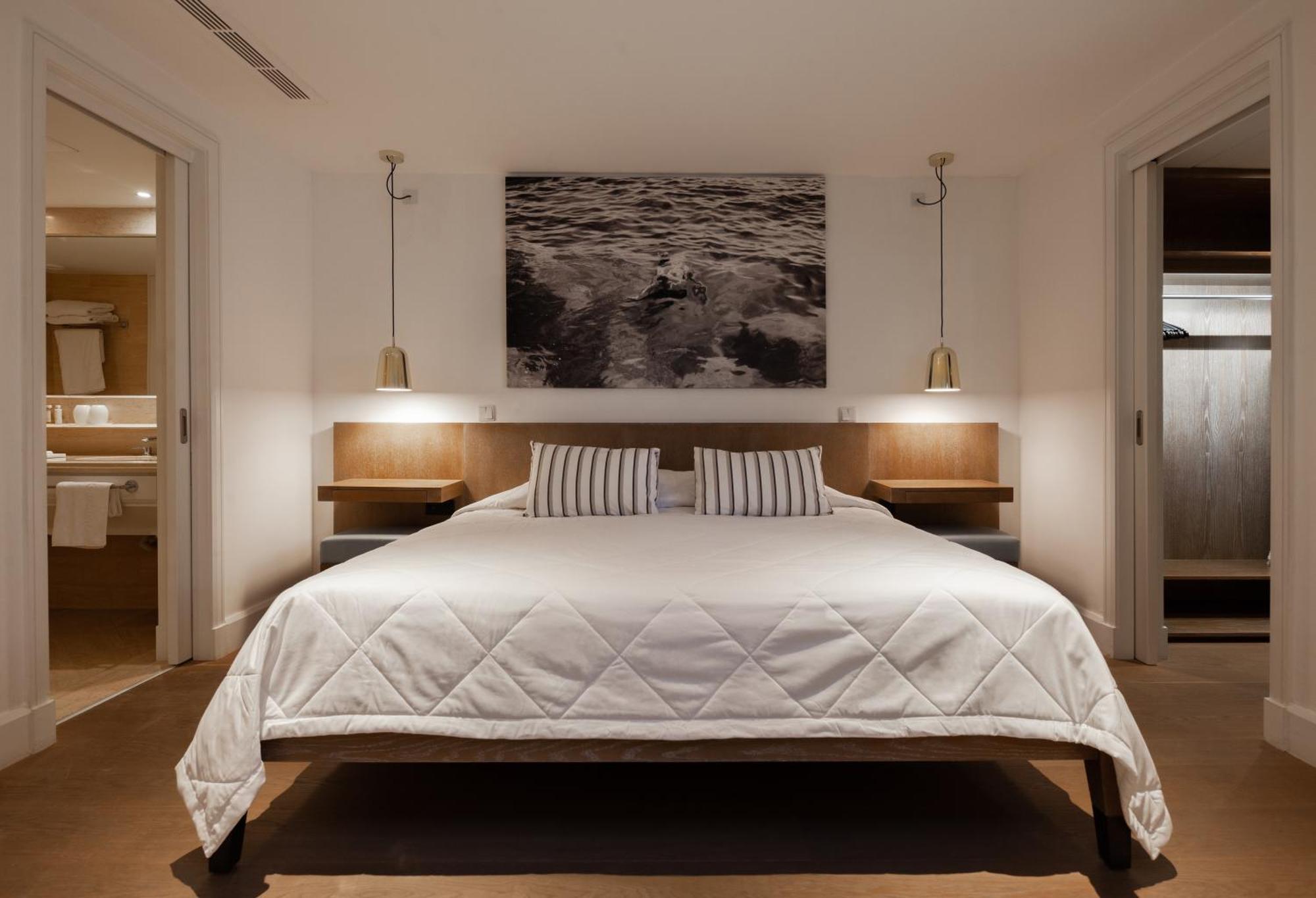 Almyra Hotel Paphos Bagian luar foto