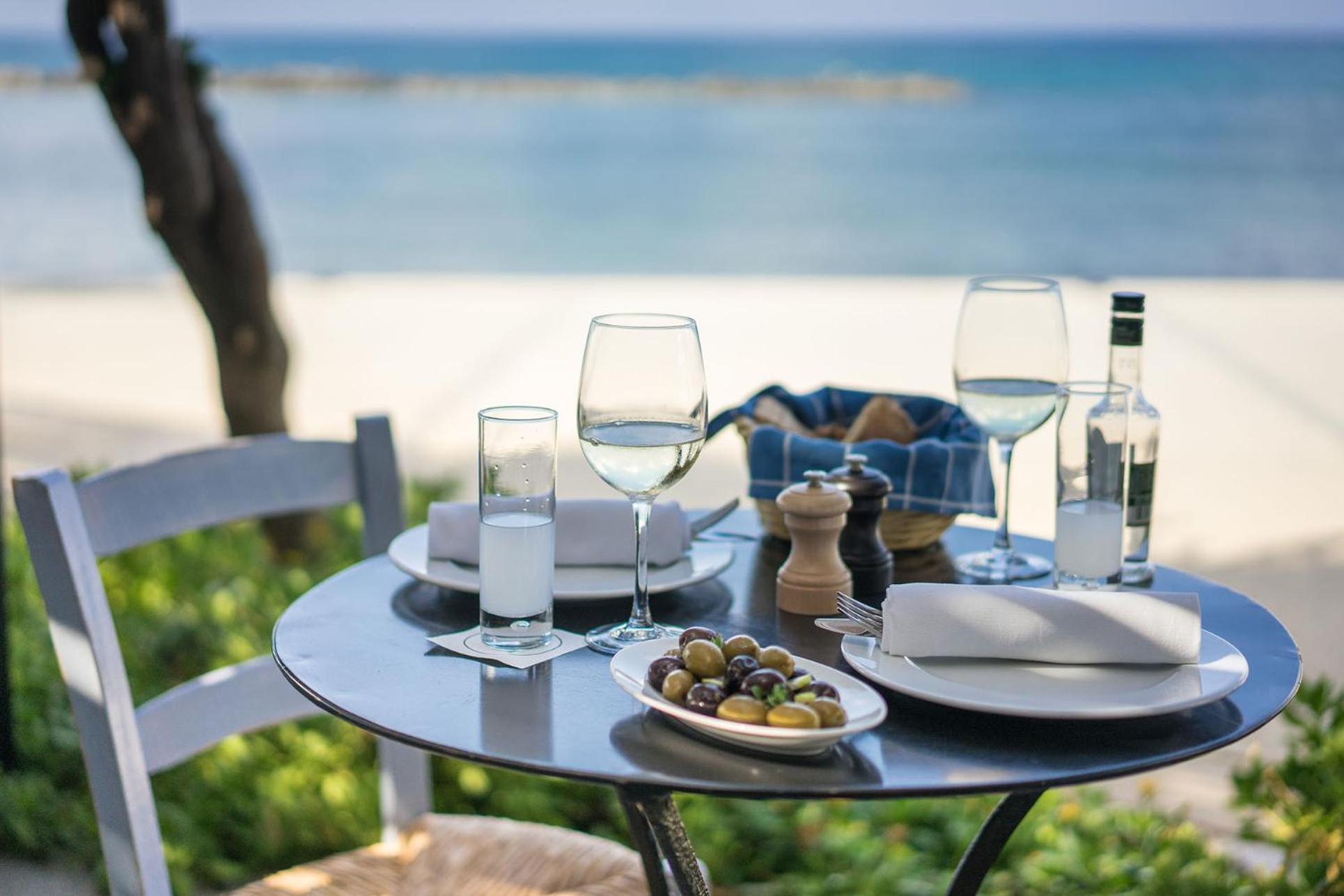 Almyra Hotel Paphos Bagian luar foto