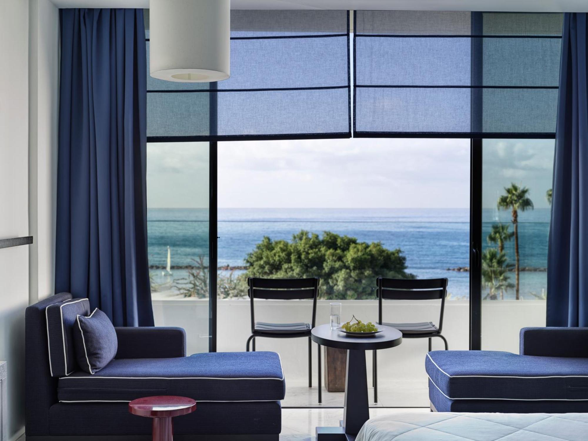 Almyra Hotel Paphos Bagian luar foto