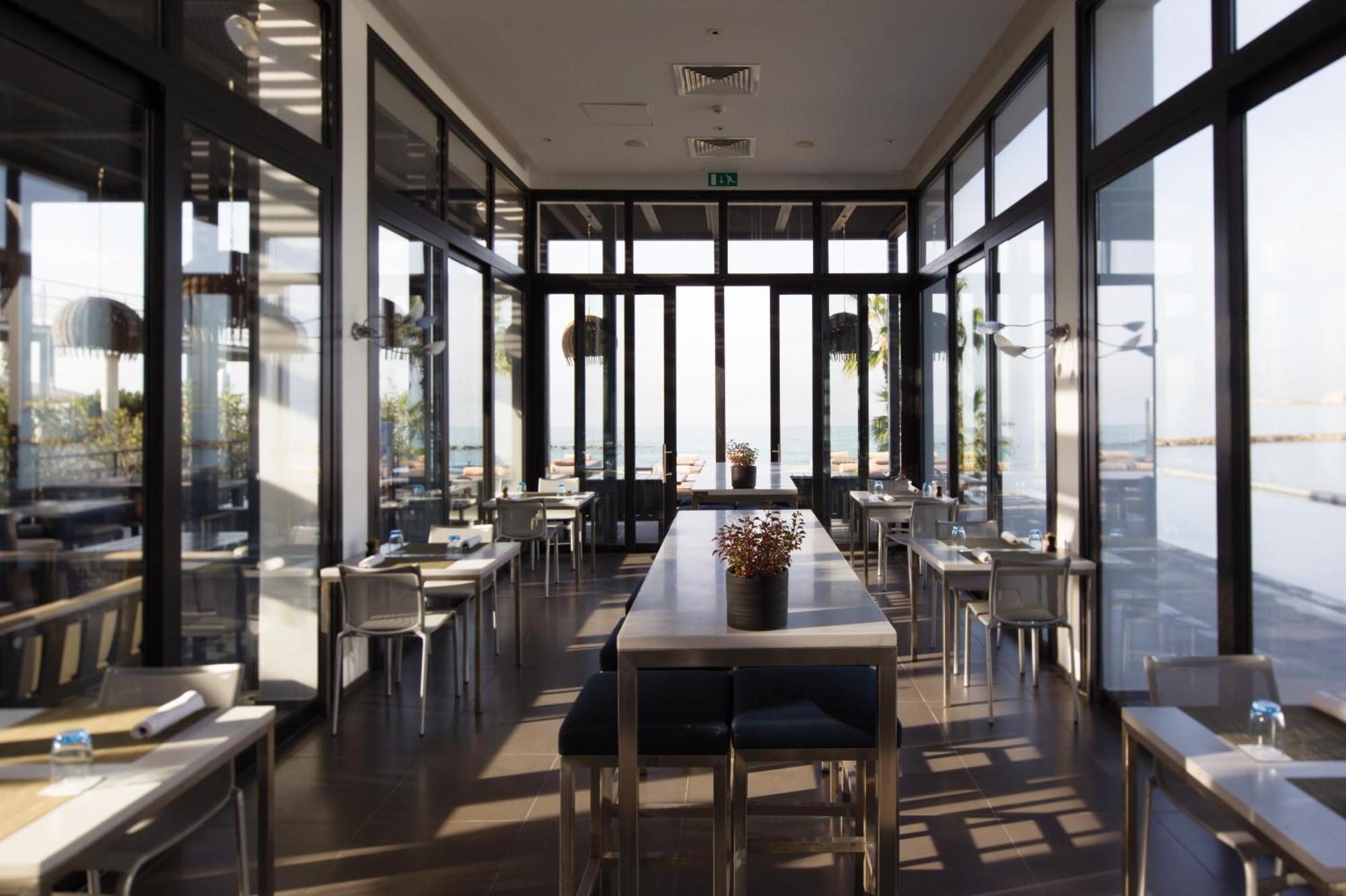 Almyra Hotel Paphos Bagian luar foto