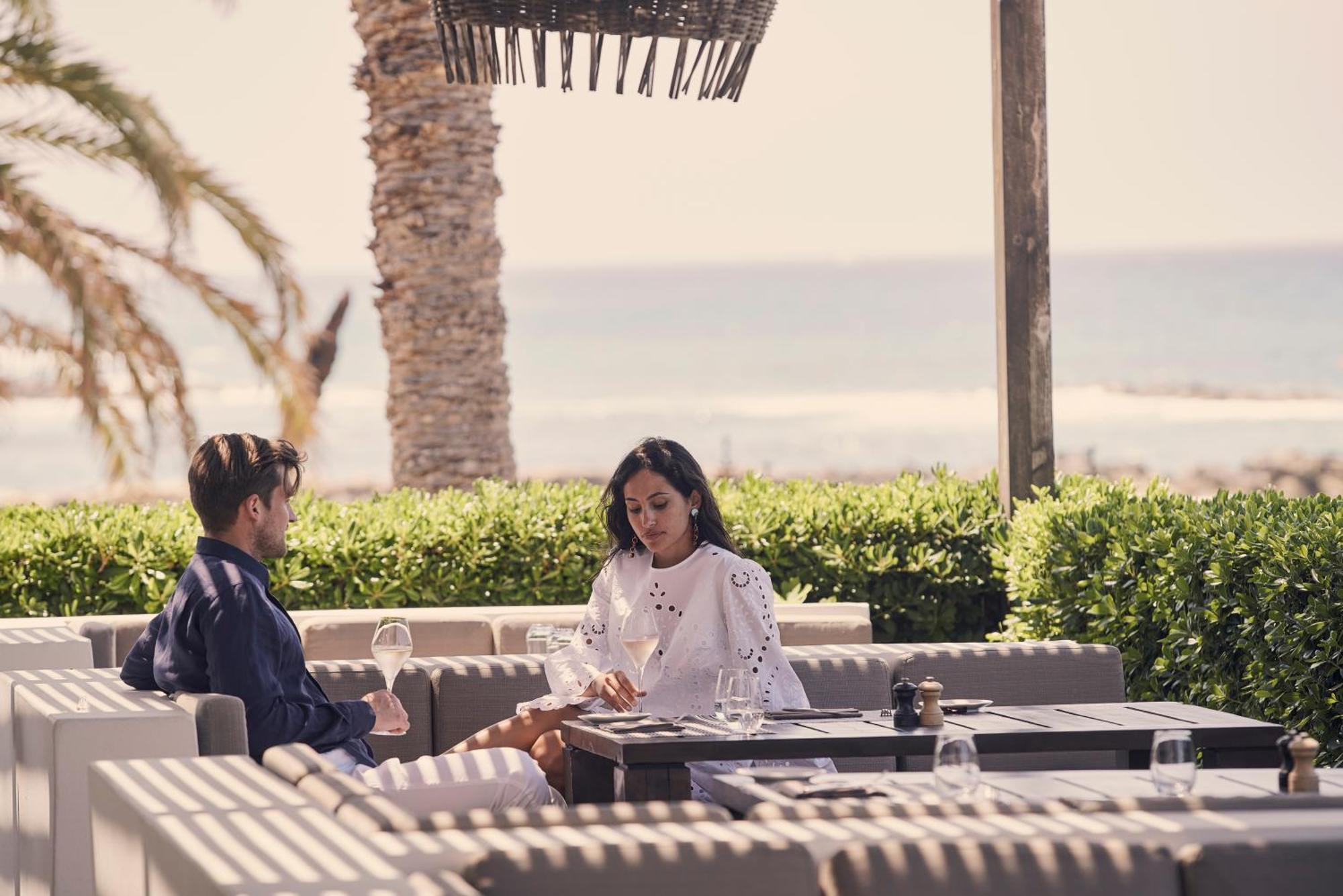 Almyra Hotel Paphos Bagian luar foto